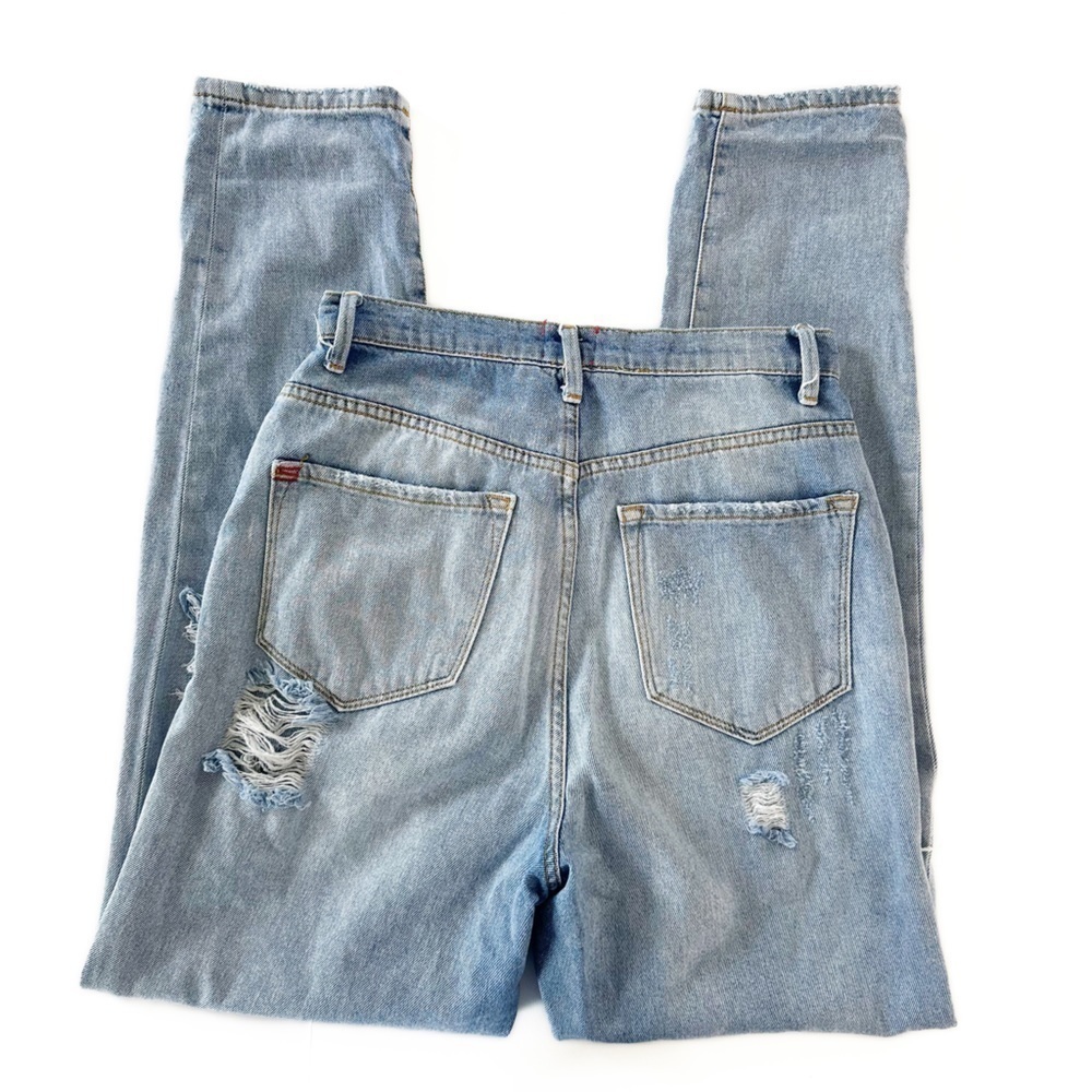 BDG Urban Outfitters Womens Sz 27 High Rise Mom Jeans Distressed Light Wash - Picture 6 of 10